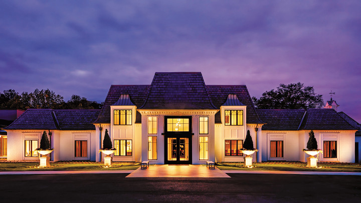 exterior of hotel hartness