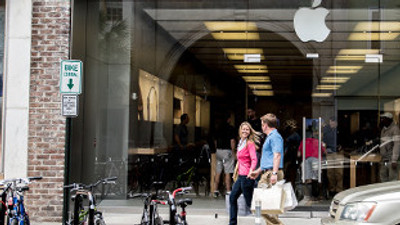 From Antiques to the Latest High-End Fashion, Charleston is a Shopper’s Dream