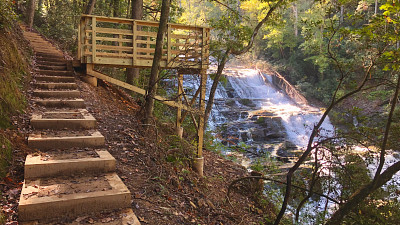 steps to viewing platform, brasstown falls